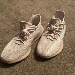 Yeezy Boost 350 V2 Sports Shoes Citrin